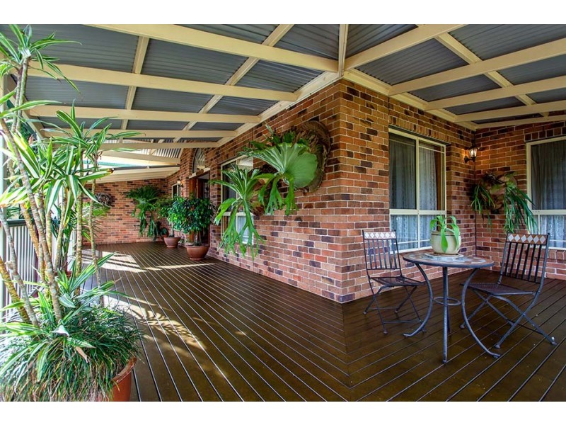 11 Windemere Terrace, Mount Lofty QLD 4350