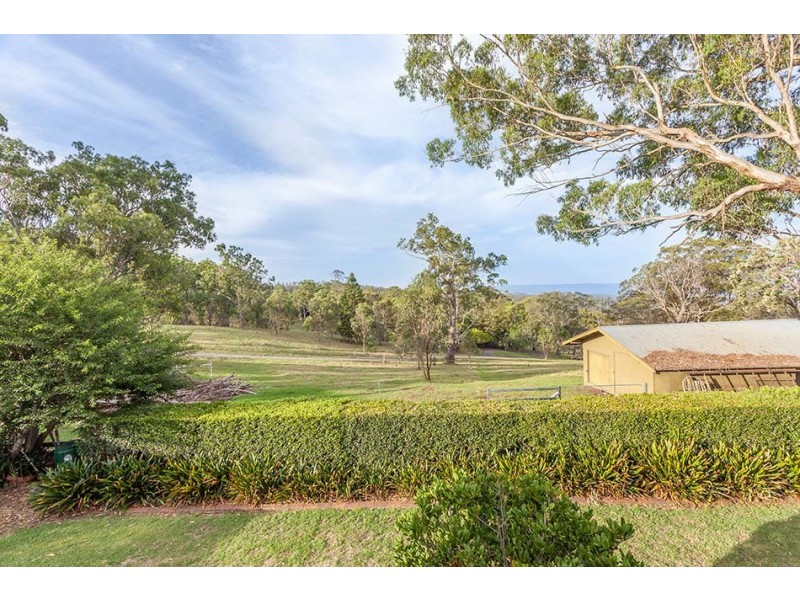 11 Windemere Terrace, Mount Lofty QLD 4350