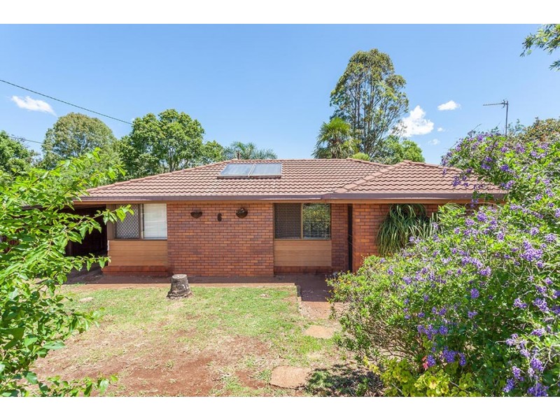 6 Hardy Court, Wilsonton Heights QLD 4350
