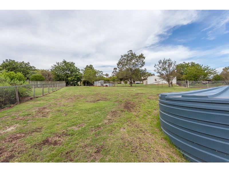 24 Tea Tree Court, Gowrie Junction QLD 4352