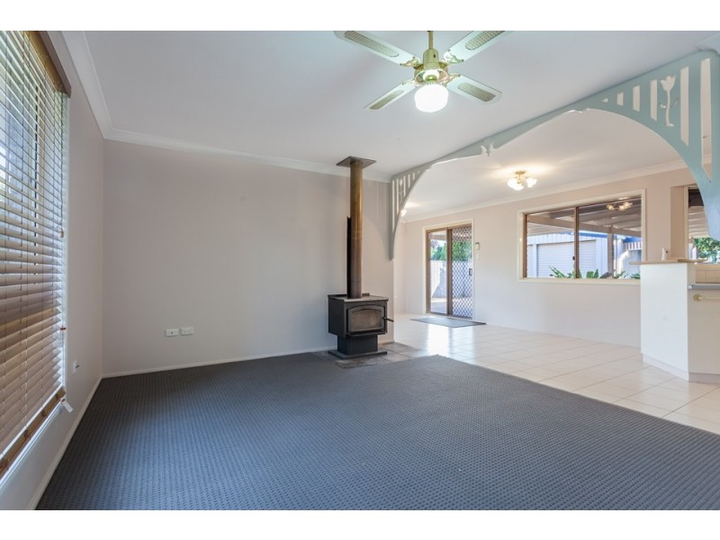 46 Gainsborough Drive, Glenvale QLD 4350