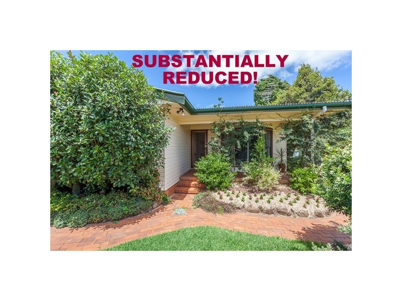 19 Talinga Street, Mount Lofty QLD 4350