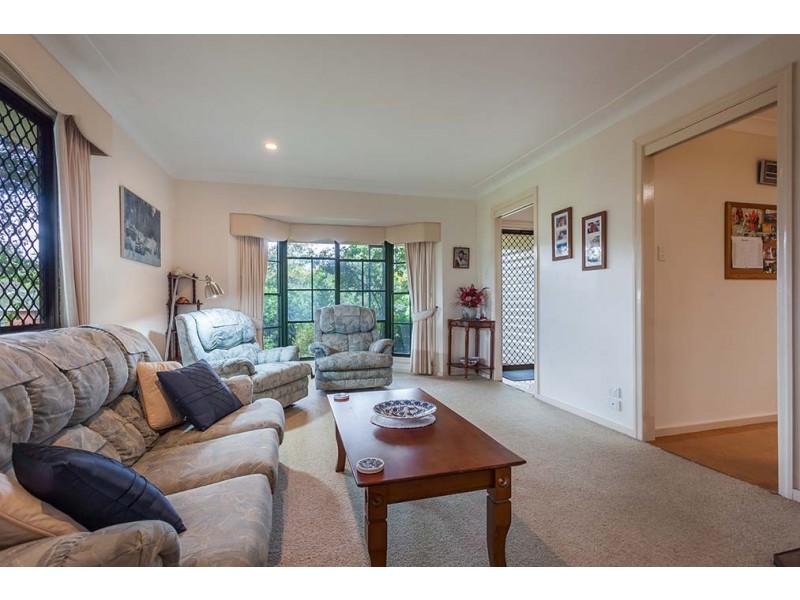 19 Talinga Street, Mount Lofty QLD 4350