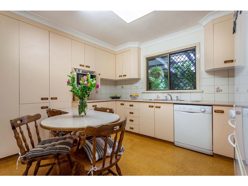 19 Talinga Street, Mount Lofty QLD 4350
