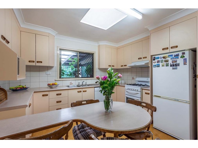 19 Talinga Street, Mount Lofty QLD 4350