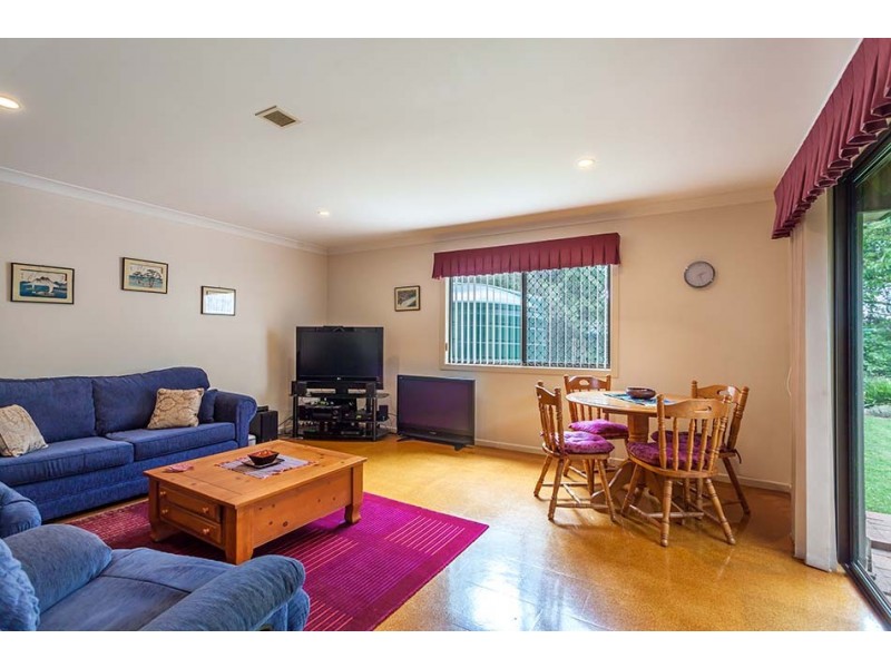 19 Talinga Street, Mount Lofty QLD 4350