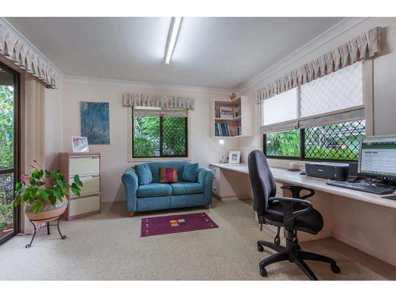 19 Talinga Street, Mount Lofty QLD 4350
