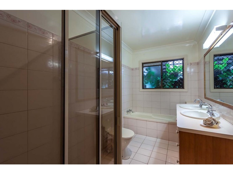 19 Talinga Street, Mount Lofty QLD 4350