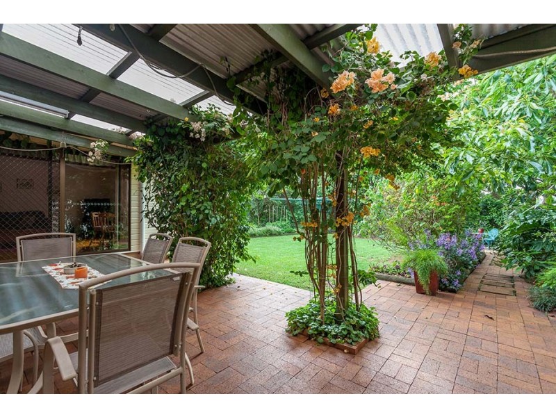 19 Talinga Street, Mount Lofty QLD 4350