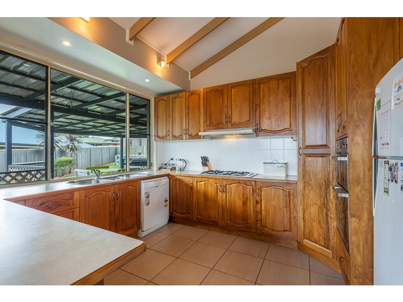 10 Vanham Close, Middle Ridge QLD 4350