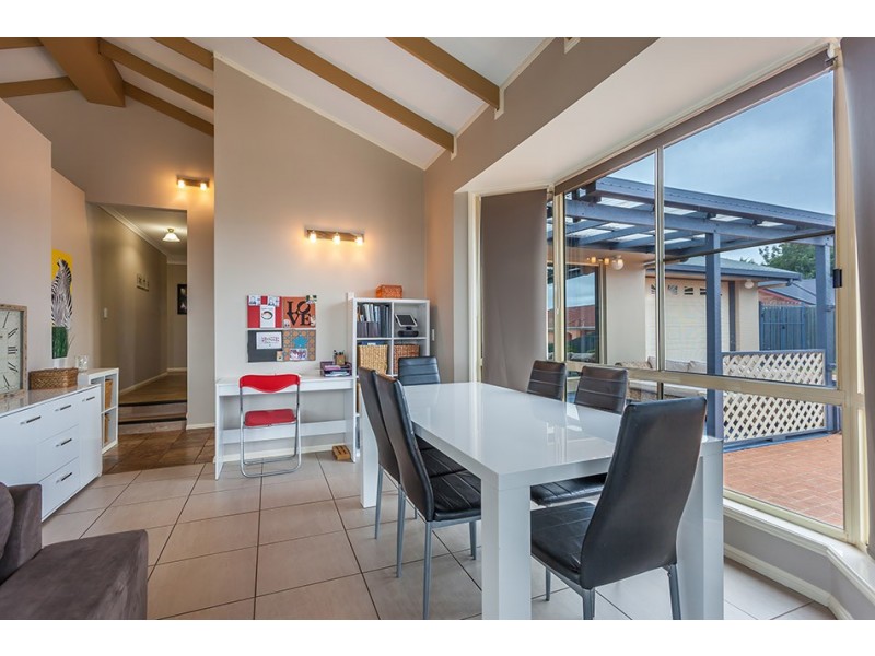 10 Vanham Close, Middle Ridge QLD 4350