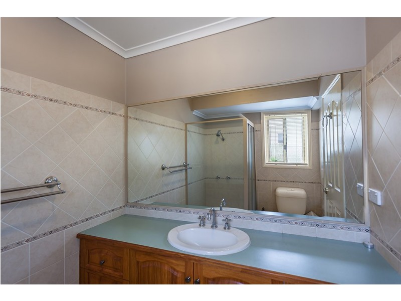 10 Vanham Close, Middle Ridge QLD 4350