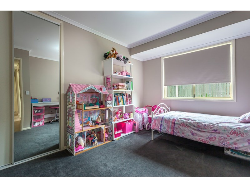 10 Vanham Close, Middle Ridge QLD 4350