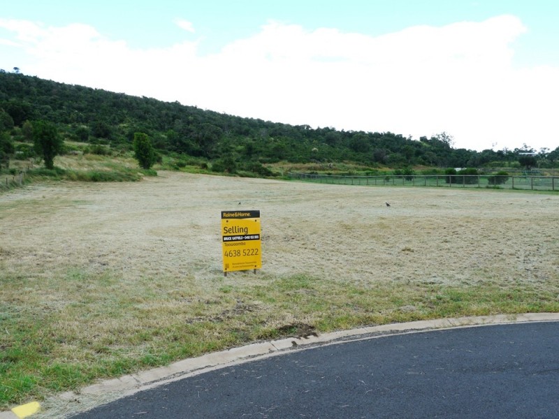 13 Panorama Crescent, Gowrie Junction QLD 4352