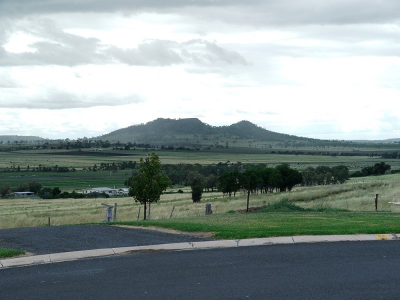 13 Panorama Crescent, Gowrie Junction QLD 4352