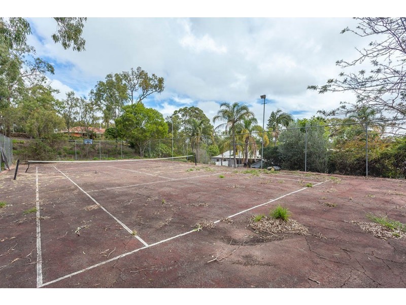 5 Sylvan Court, Glenvale QLD 4350