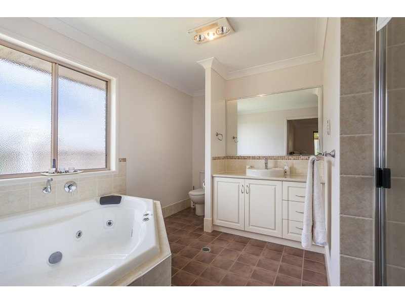 14 Smythe Drive, Highfields QLD 4352