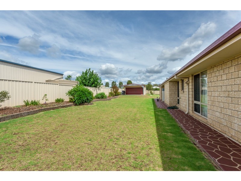 10 Marlowe Court, Westbrook QLD 4350