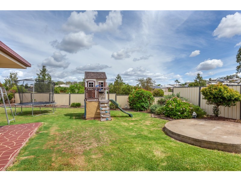 10 Marlowe Court, Westbrook QLD 4350