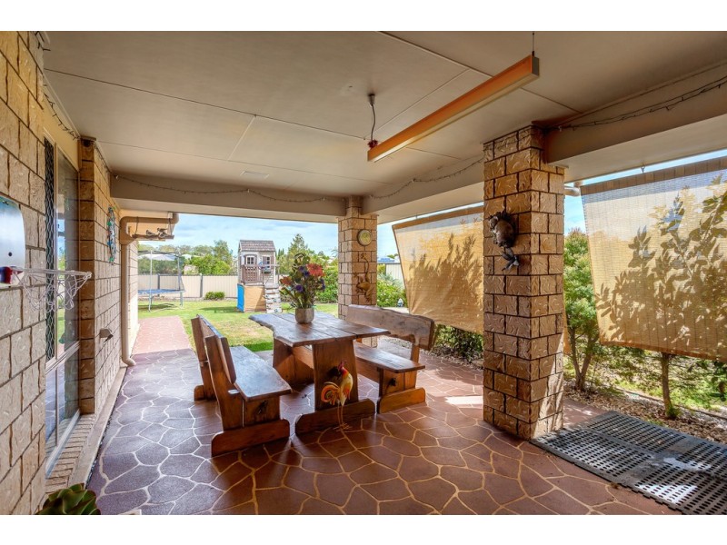 10 Marlowe Court, Westbrook QLD 4350