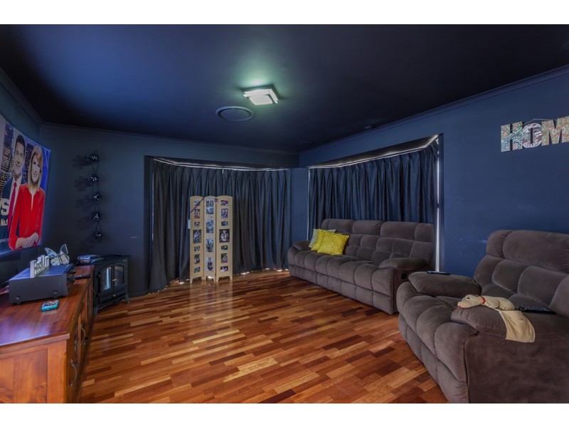 10 Marlowe Court, Westbrook QLD 4350