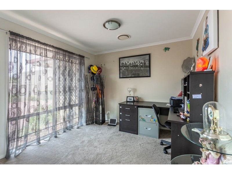 10 Marlowe Court, Westbrook QLD 4350