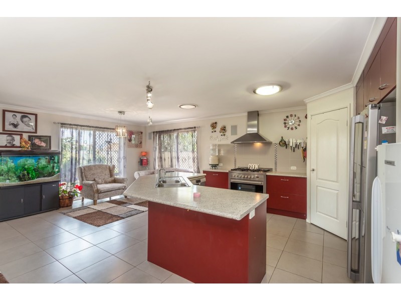 10 Marlowe Court, Westbrook QLD 4350