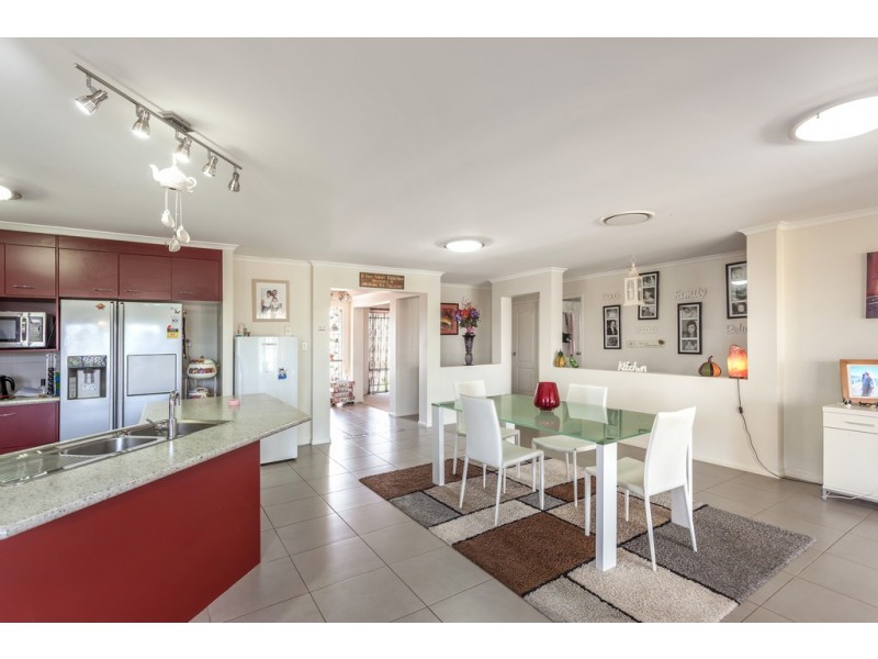 10 Marlowe Court, Westbrook QLD 4350