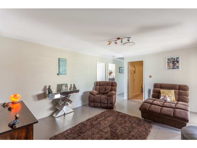 10 Marlowe Court, Westbrook QLD 4350