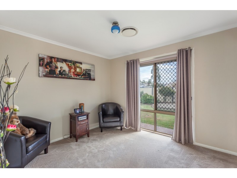 10 Marlowe Court, Westbrook QLD 4350