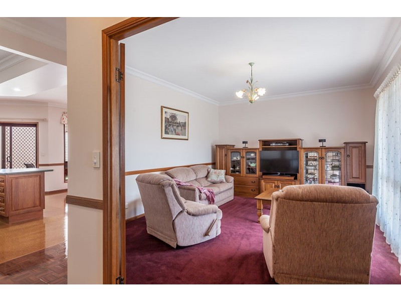 23 Prime Minister Drive, Middle Ridge QLD 4350