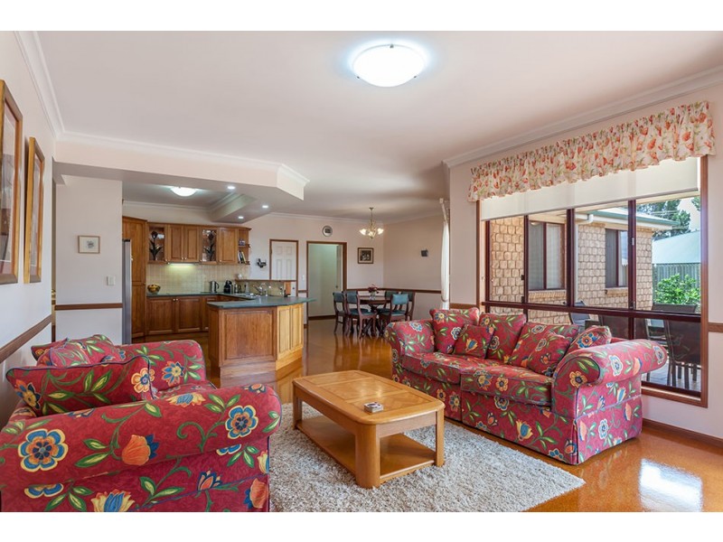 23 Prime Minister Drive, Middle Ridge QLD 4350