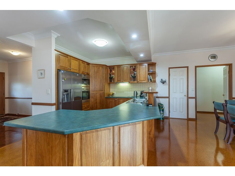 23 Prime Minister Drive, Middle Ridge QLD 4350