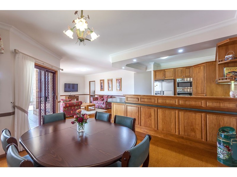 23 Prime Minister Drive, Middle Ridge QLD 4350