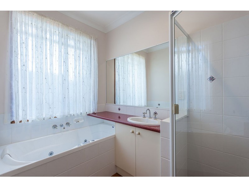 23 Prime Minister Drive, Middle Ridge QLD 4350