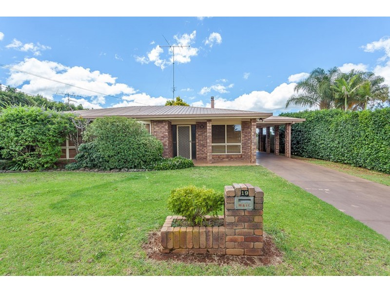 19 Kratzman Court, Kearneys Spring QLD 4350