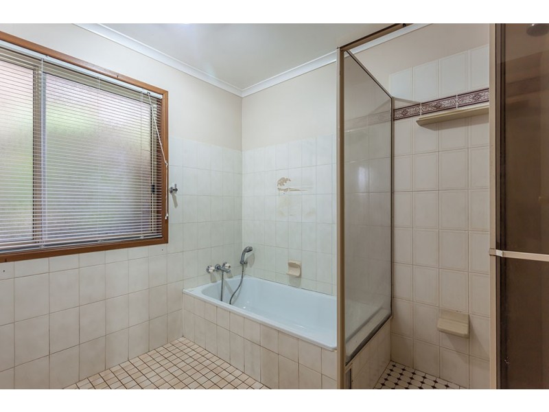 19 Kratzman Court, Kearneys Spring QLD 4350