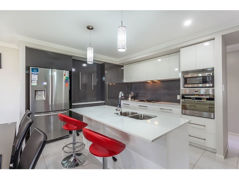 202 Nelson Street, Kearneys Spring QLD 4350