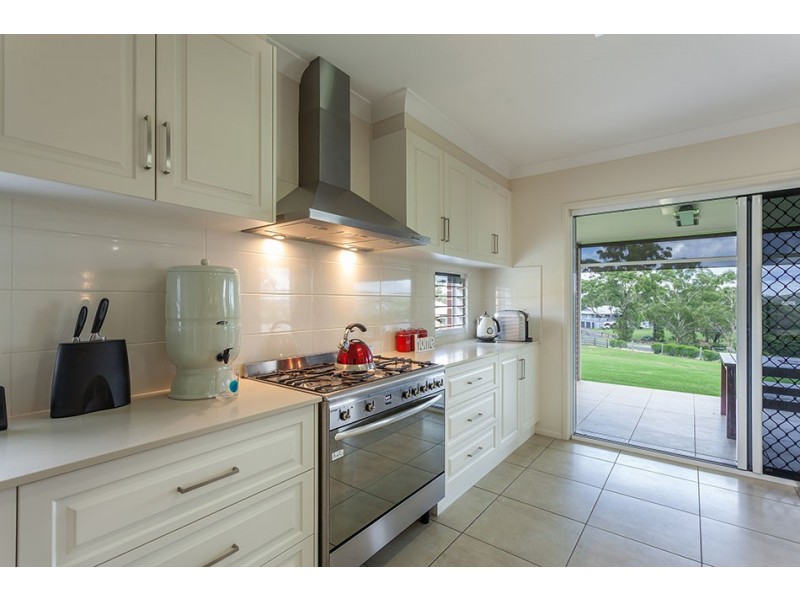 4 Thyme Court, Preston QLD 4352