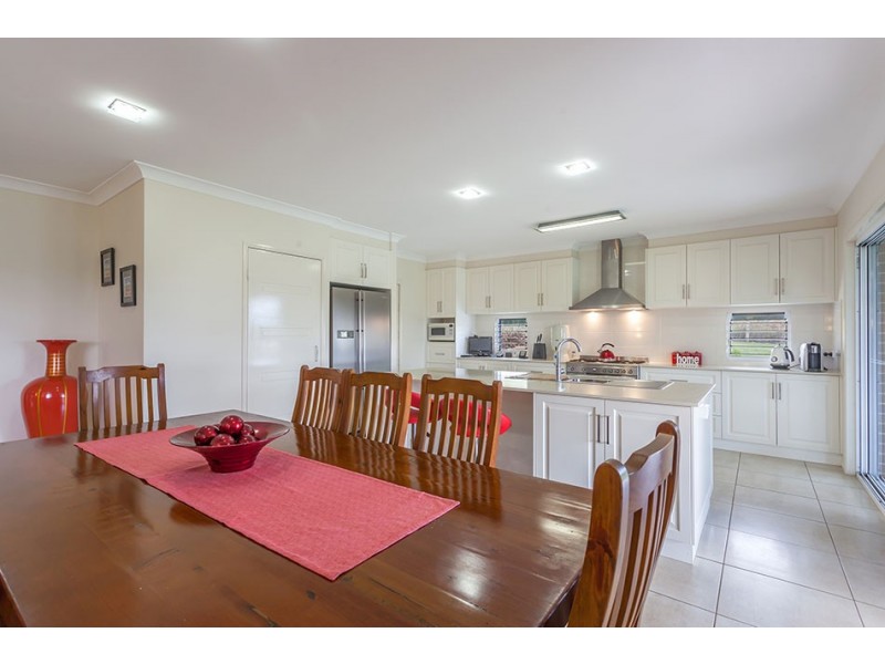 4 Thyme Court, Preston QLD 4352