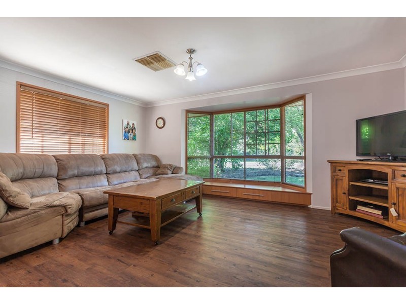 5 Karbul Crescent, Withcott QLD 4352