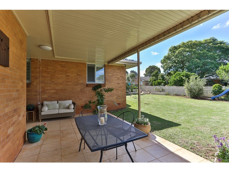 21 Sardon Street, Centenary Heights QLD 4350
