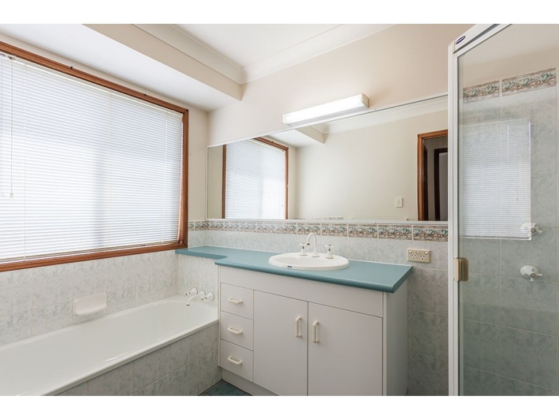 7 Lobwein Court, Middle Ridge QLD 4350