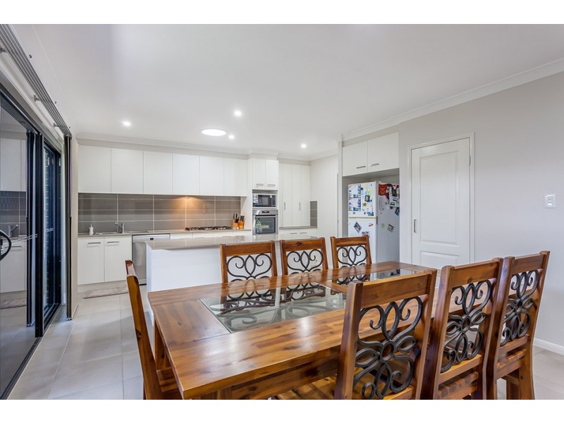 208 Nelson Street, Kearneys Spring QLD 4350