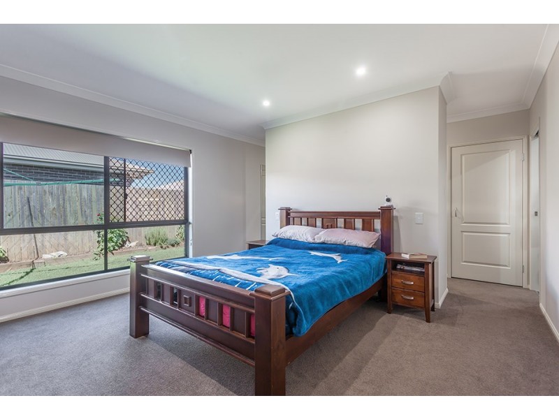 208 Nelson Street, Kearneys Spring QLD 4350