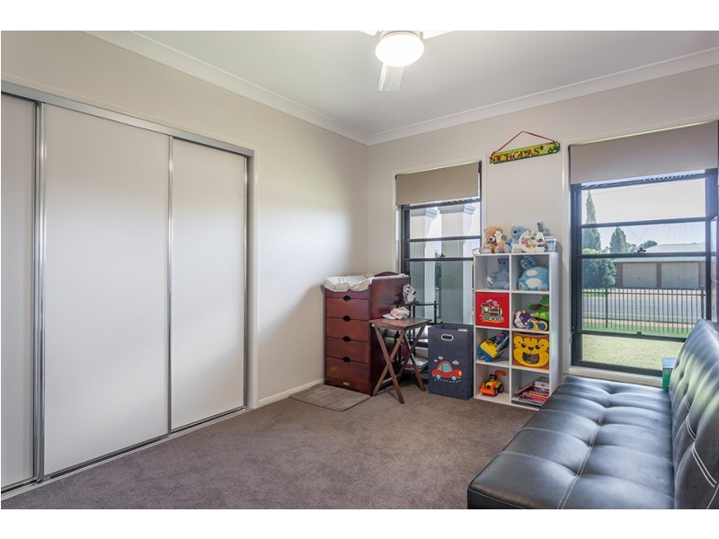 208 Nelson Street, Kearneys Spring QLD 4350