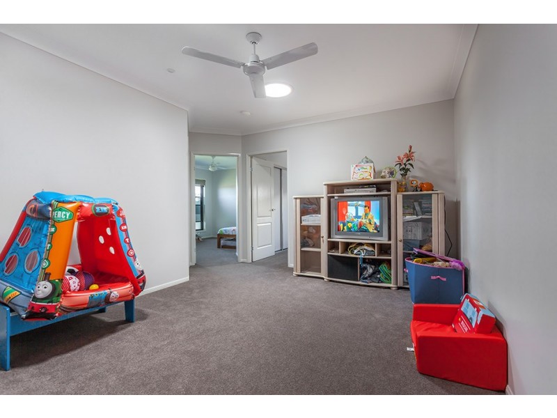 208 Nelson Street, Kearneys Spring QLD 4350