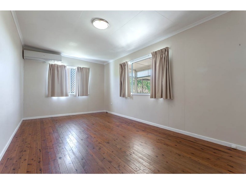 18 Dalgleish Street, South Toowoomba QLD 4350