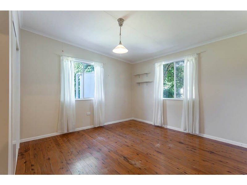 18 Dalgleish Street, South Toowoomba QLD 4350