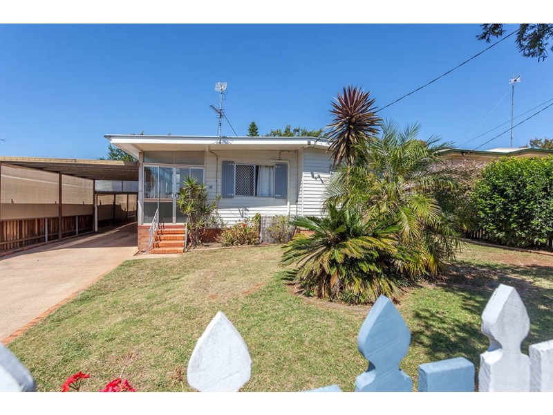 18 Dalgleish Street, South Toowoomba QLD 4350
